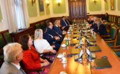 8. maj 2019. Sastanak predsednika Odbora za dijasporu i Srbe u regionu sa delegacijom srpskog radija „Mladost“ iz Švajcarske